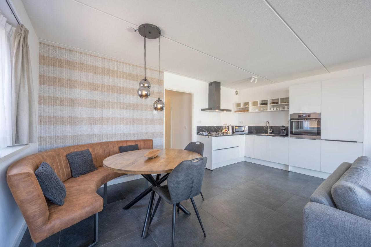 Meerzicht 24 - Luxury Family Accommodation With Beautiful Lake Side View Uitgeest Eksteriør billede