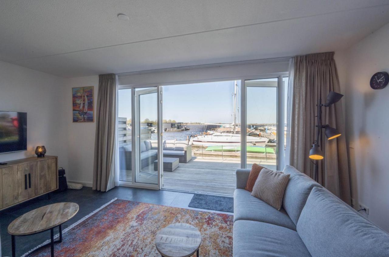Meerzicht 24 - Luxury Family Accommodation With Beautiful Lake Side View Uitgeest Eksteriør billede