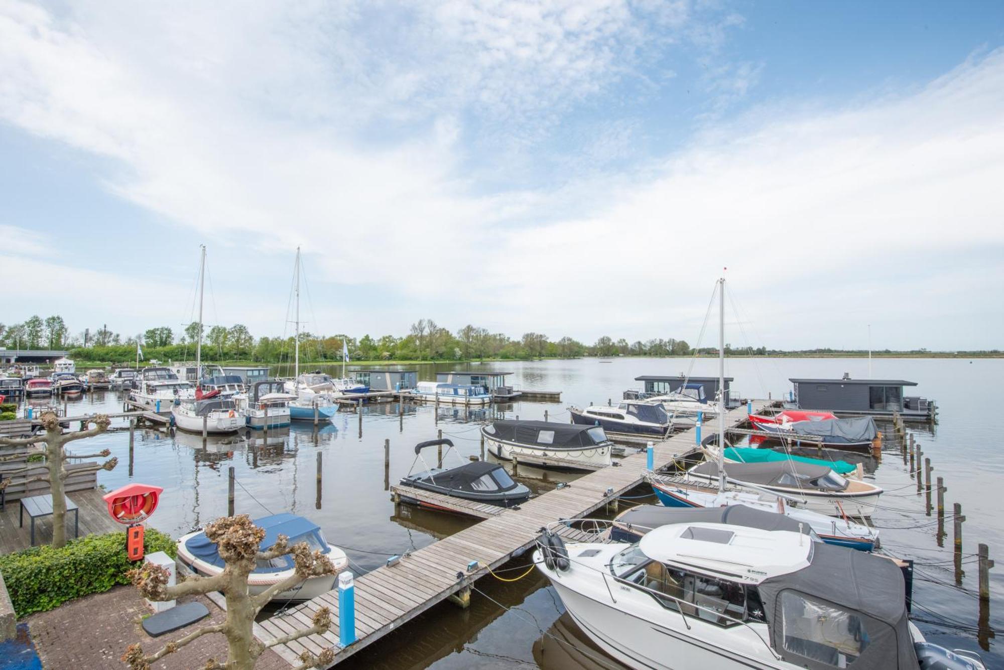 Meerzicht 24 - Luxury Family Accommodation With Beautiful Lake Side View Uitgeest Eksteriør billede